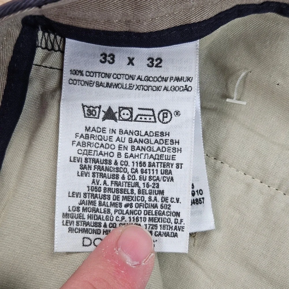 Dockers True Chino Mens 33x32 Navy Blue D4 Relaxed Fit Pleated Pants NEW